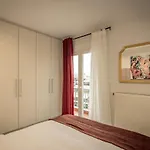 Apollo's On Radio Midas Apartmán *