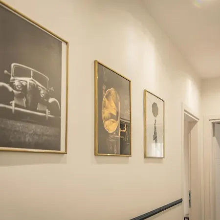 Apollo's On Radio Midas Apartment *